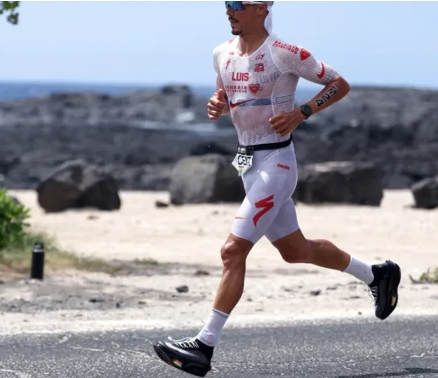 Vincent Luis in Nike-Laufschuhen beim Marathon der Ironman-WM 2026 in Kona